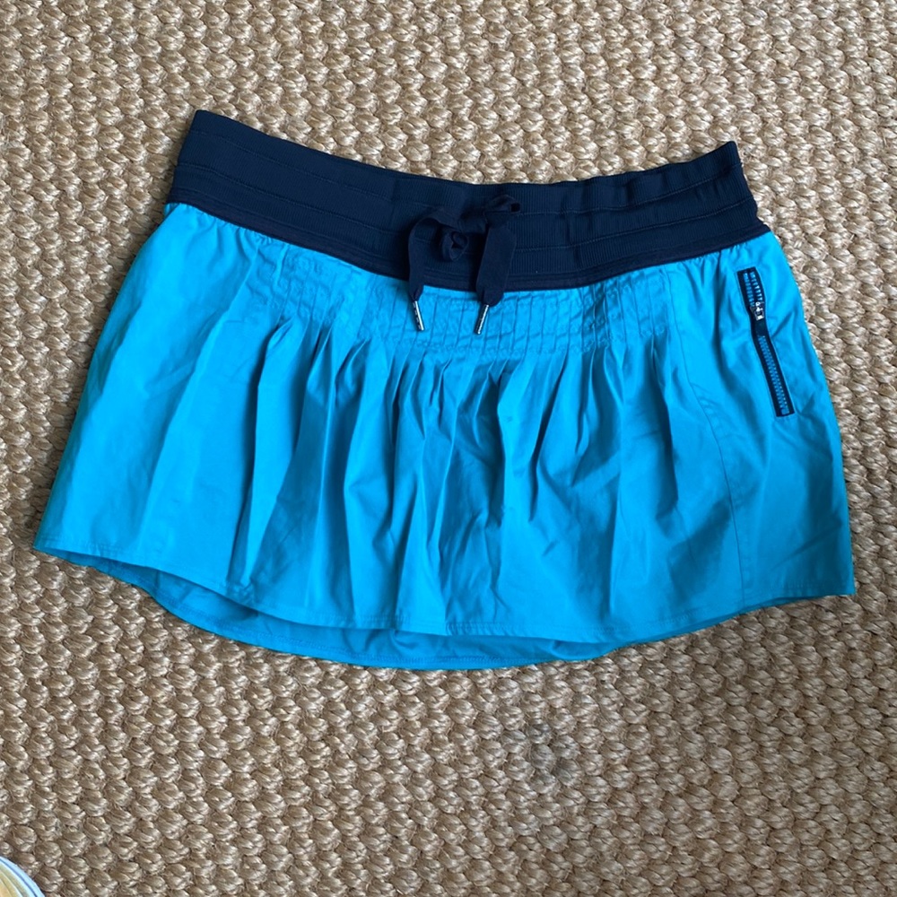 NWOT Lululemon Teal and Black Pleated Skirt - size 8